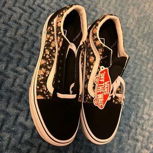 NWT OLD SKOOL VANS